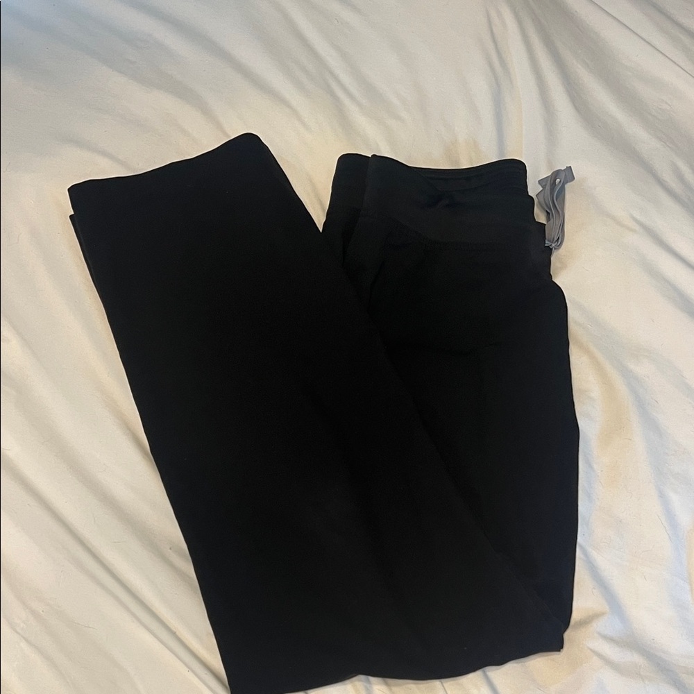 FIGS Women’s Scrub Pants - Livingston -Medium Petite